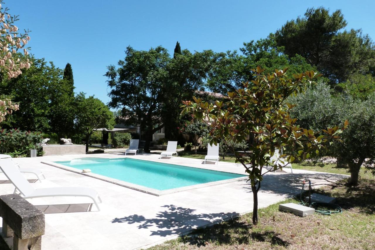 Le Mas Du Lac Saint-Remy-de-Provence Exterior photo